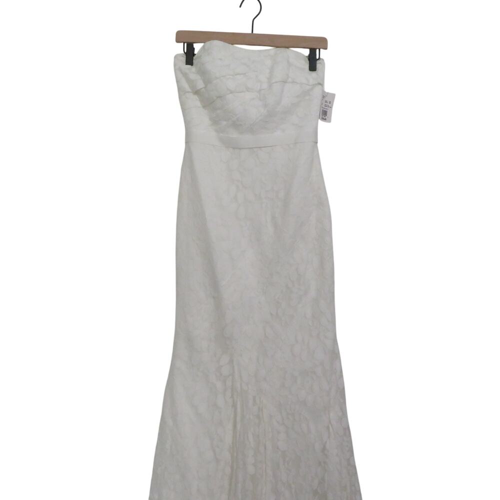 Galina Womens 4 Soft White Strapless Lace Gown with Ribbon Detail Small Train